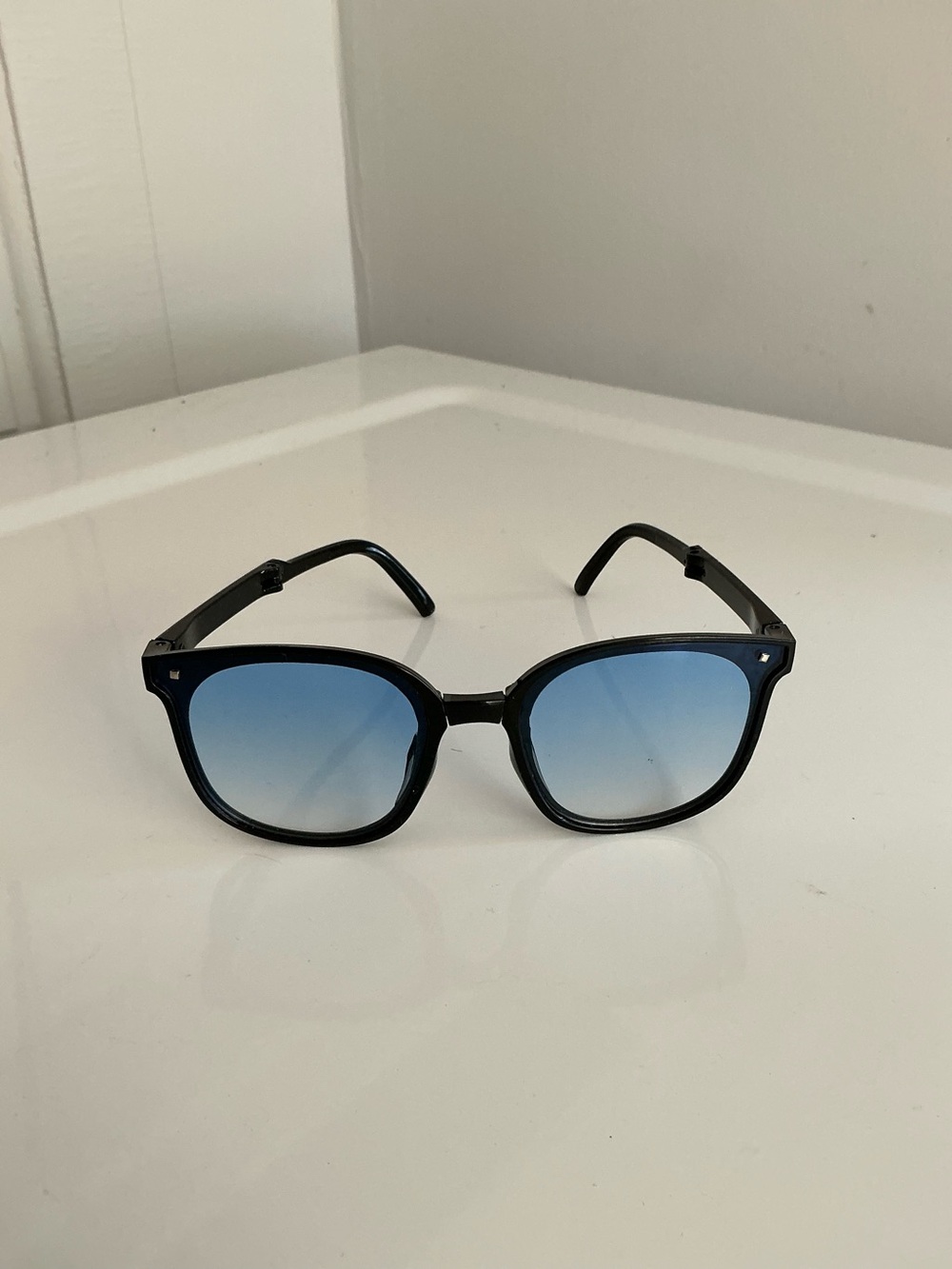 Black Women’s Sunglasses - Classic Foldable Square Frame
